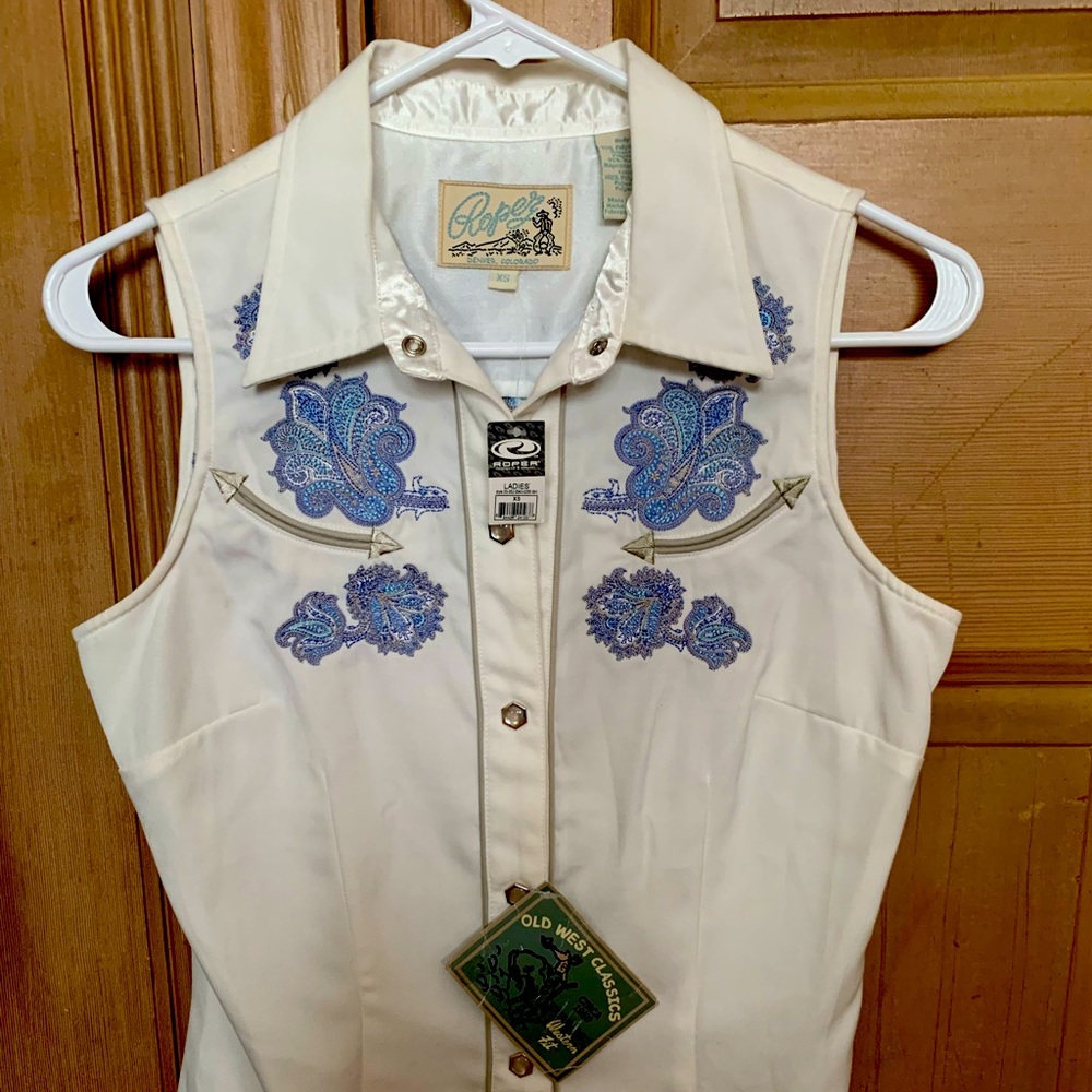 Roper Sleeveless Snap Front Embroidered Ladies Shirt XS